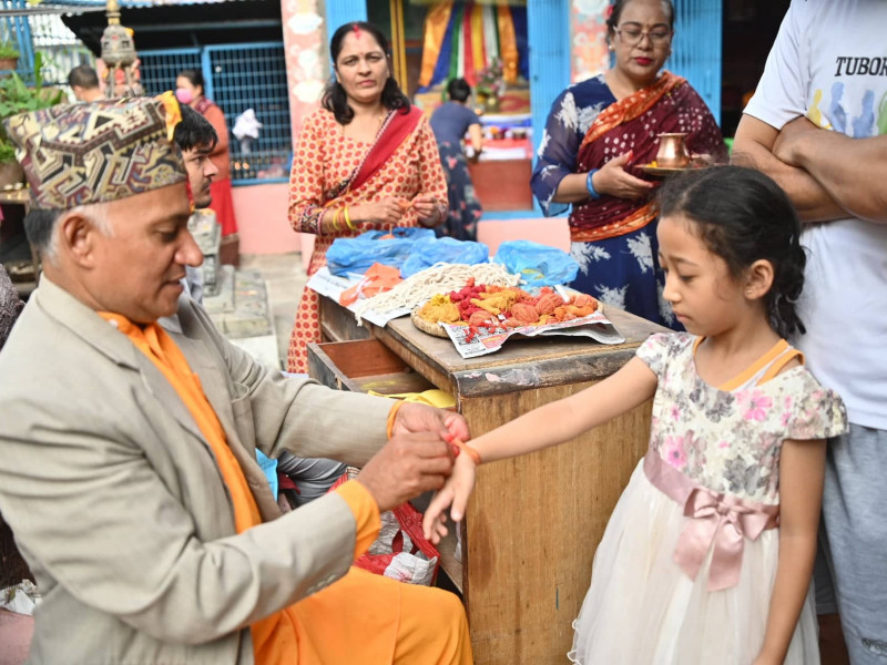 तस्वीरमा हेराैँ रक्षाबन्धन, जनैपूर्णिमा र गाईजात्राकाे चहलपहल
